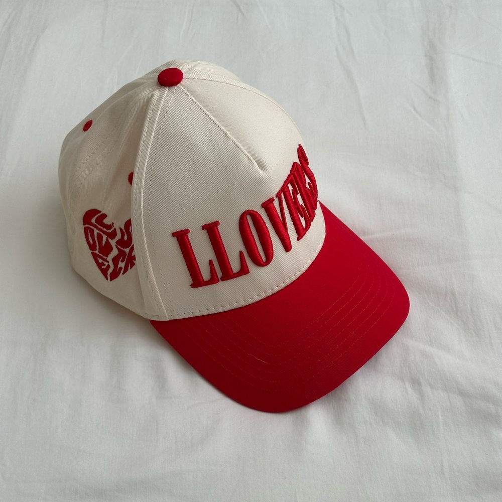 Llovers Red and White Hat